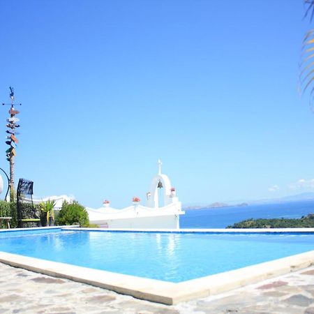 לבואן באג'ו La Cecile Hotel & Cafe Komodo מראה חיצוני תמונה