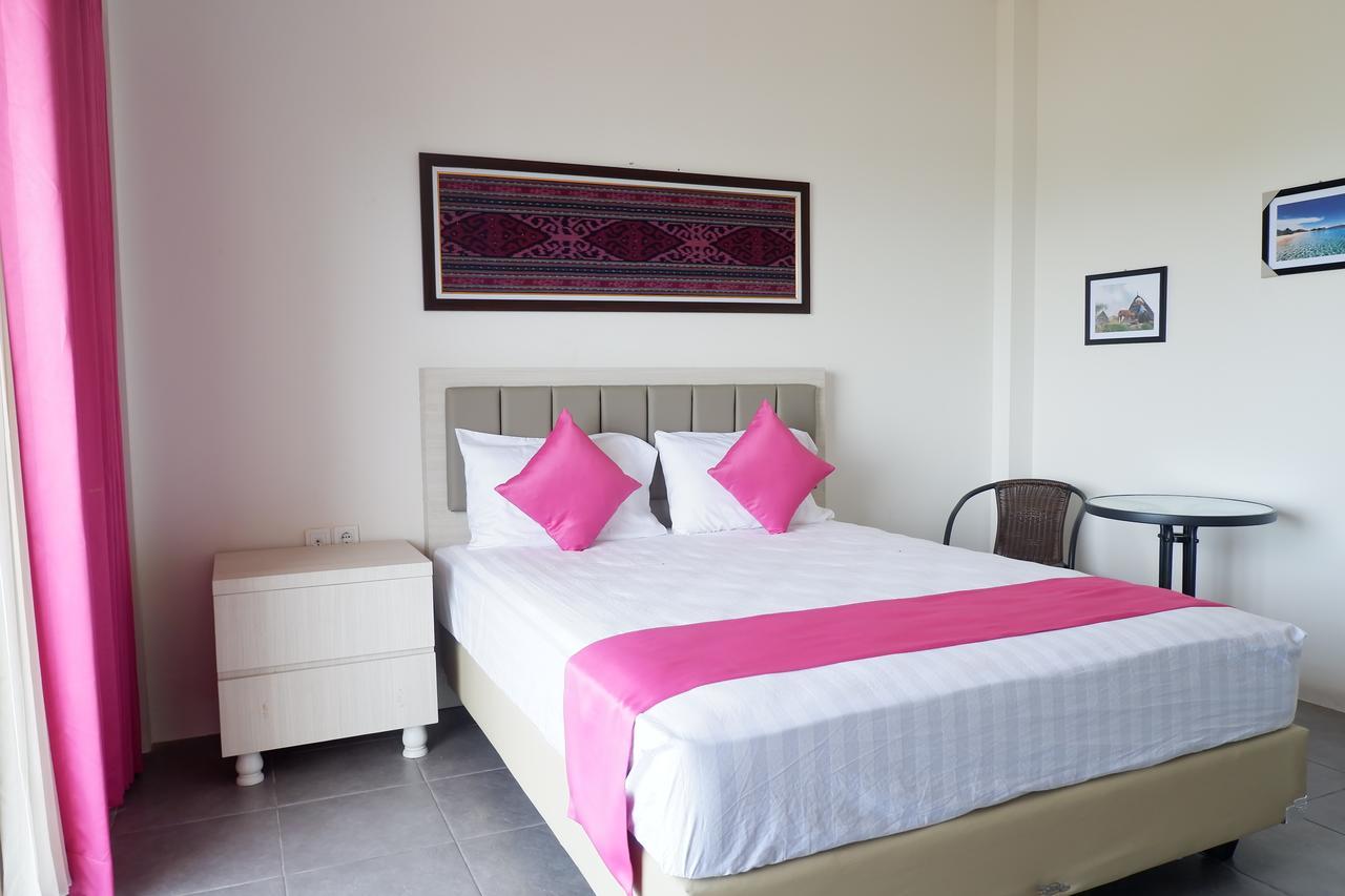 לבואן באג'ו La Cecile Hotel & Cafe Komodo מראה חיצוני תמונה